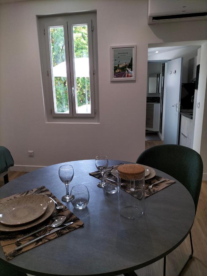 Studio Terrasse, Intra-Muros, Climatise Avec Wifi Avignon Exterior photo