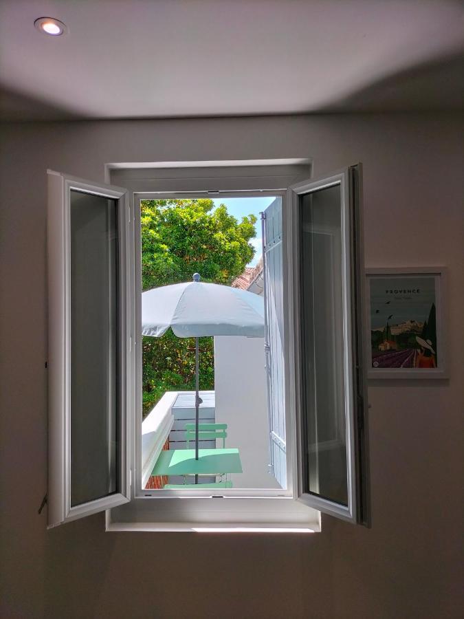 Studio Terrasse, Intra-Muros, Climatise Avec Wifi Avignon Exterior photo